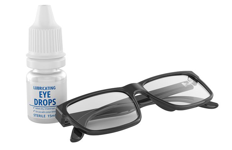 Contacts Making Your Eyes Dry? How to Adjust to New Contact Lenses