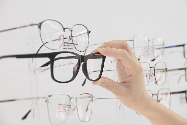 Buying Glasses Online: Everything You Need to Know Before You Order FYidoctors