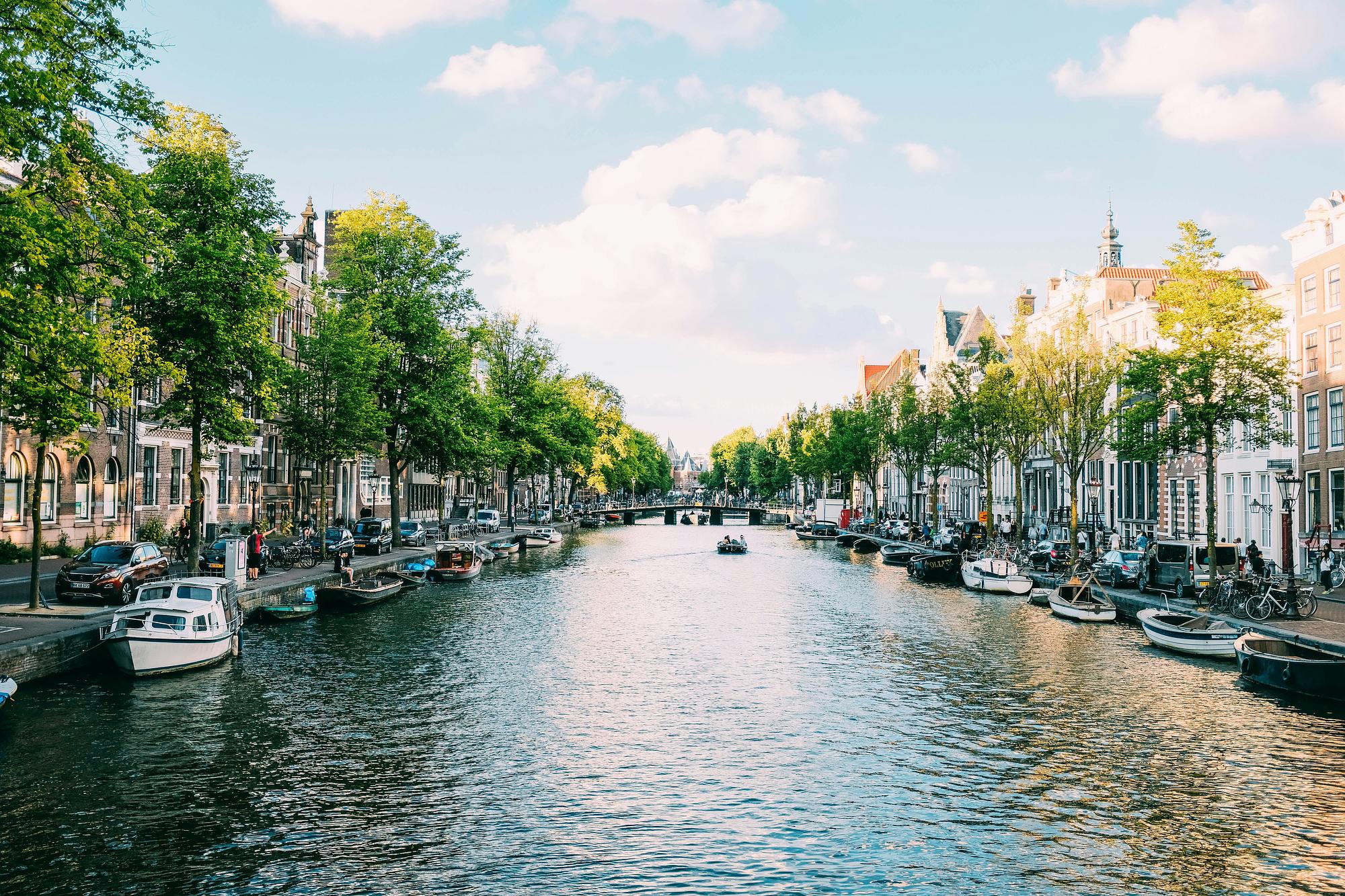 Illustratie bij Kantoor huren in Amsterdam Zuid of Centrum: advies van je kantoormakelaar